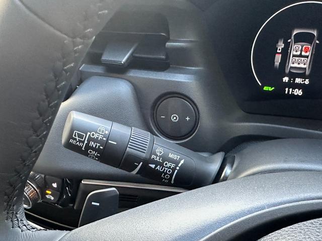 ヴェゼル ｅ：ＨＥＶ　Ｚ　ホンダコネクトｆｏｒＧａｔｈｅｒｓ＋ナビ装着用ＰＫＧ　ホンダセンシング　電動テールゲート　Ｂカメラ　ＢＳＭ　パークセンサー　アダプティブクルコン　コンビシート　ステア＆シートヒーター　１８ｉｎＡＷ（20枚目）