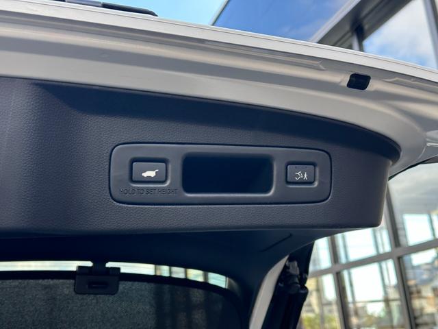 ヴェゼル ｅ：ＨＥＶ　Ｚ　ホンダコネクトｆｏｒＧａｔｈｅｒｓ＋ナビ装着用ＰＫＧ　ホンダセンシング　電動テールゲート　Ｂカメラ　ＢＳＭ　パークセンサー　アダプティブクルコン　コンビシート　ステア＆シートヒーター　１８ｉｎＡＷ（28枚目）