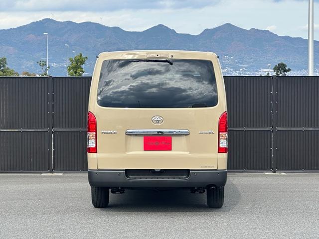 ハイエースバン ロングスーパーＧＬ　２．８Ｌディーゼル　ＯＰアースカラーＰＫＧ　両側電動スライドドア　全周囲カメラ　デジタルミラー　ＬＥＤヘッドランプ　ＯＰ１５ｉｎＡＷ　寒冷地仕様　アクセサリーコンセント　セーフティセンス　スマートキー（13枚目）