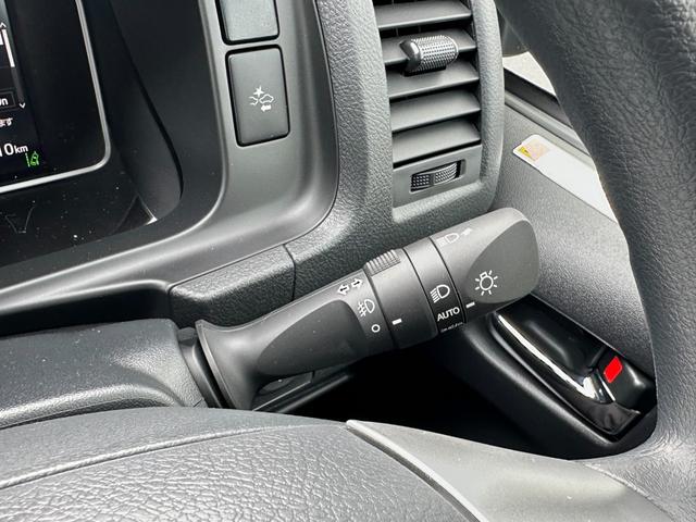 ハイエースバン ロングスーパーＧＬ　２．８Ｌディーゼル　ＯＰアースカラーＰＫＧ　両側電動スライドドア　全周囲カメラ　デジタルミラー　ＬＥＤヘッドランプ　ＯＰ１５ｉｎＡＷ　寒冷地仕様　アクセサリーコンセント　セーフティセンス　スマートキー（22枚目）