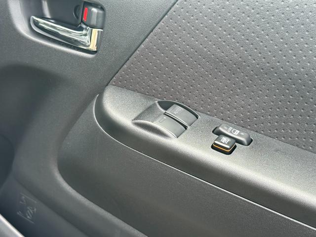 ハイエースバン ロングスーパーＧＬ　２．８Ｌディーゼル　ＯＰアースカラーＰＫＧ　両側電動スライドドア　全周囲カメラ　デジタルミラー　ＬＥＤヘッドランプ　ＯＰ１５ｉｎＡＷ　寒冷地仕様　アクセサリーコンセント　セーフティセンス　スマートキー（23枚目）