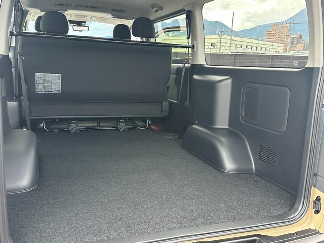 ハイエースバン ロングスーパーＧＬ　２．８Ｌディーゼル　ＯＰアースカラーＰＫＧ　両側電動スライドドア　全周囲カメラ　デジタルミラー　ＬＥＤヘッドランプ　ＯＰ１５ｉｎＡＷ　寒冷地仕様　アクセサリーコンセント　セーフティセンス　スマートキー（30枚目）