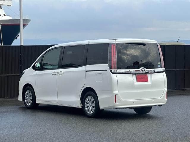 ノア X サイドリフトアップチルトシート車 インテリジェントクリアランスソナー 両側電動スライドドア スマートキー 純正ナビ Bカメラ セーフティセンス パーキングサポートブレーキ LEDヘッドライト&フォグ(5枚目)
