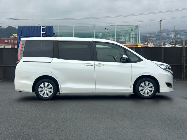 ノア X サイドリフトアップチルトシート車 インテリジェントクリアランスソナー 両側電動スライドドア スマートキー 純正ナビ Bカメラ セーフティセンス パーキングサポートブレーキ LEDヘッドライト&フォグ(9枚目)