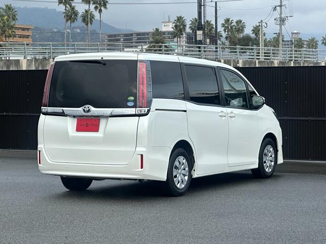 ノア X サイドリフトアップチルトシート車 インテリジェントクリアランスソナー 両側電動スライドドア スマートキー 純正ナビ Bカメラ セーフティセンス パーキングサポートブレーキ LEDヘッドライト&フォグ(11枚目)