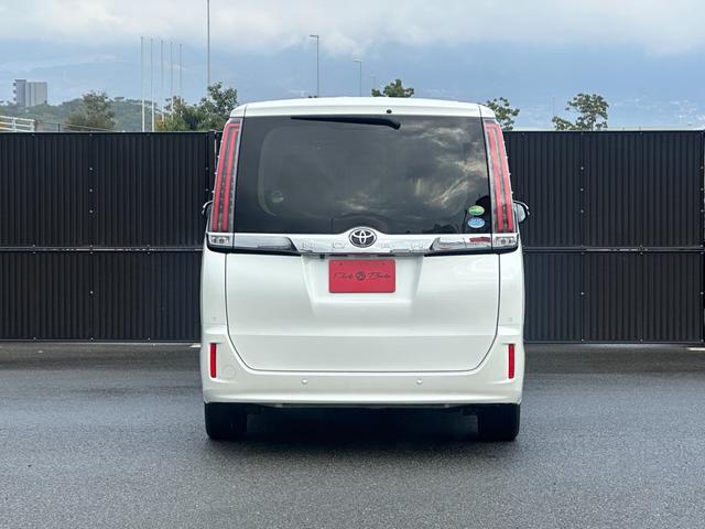 ノア X サイドリフトアップチルトシート車 インテリジェントクリアランスソナー 両側電動スライドドア スマートキー 純正ナビ Bカメラ セーフティセンス パーキングサポートブレーキ LEDヘッドライト&フォグ(13枚目)