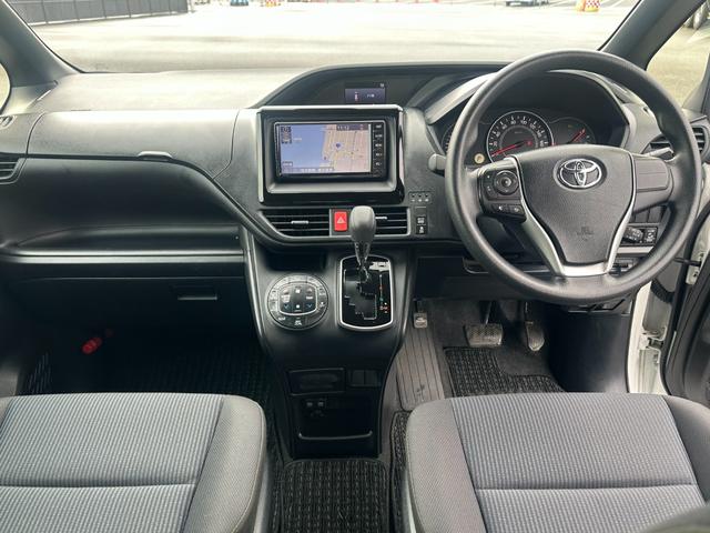 ノア X サイドリフトアップチルトシート車 インテリジェントクリアランスソナー 両側電動スライドドア スマートキー 純正ナビ Bカメラ セーフティセンス パーキングサポートブレーキ LEDヘッドライト&フォグ(14枚目)