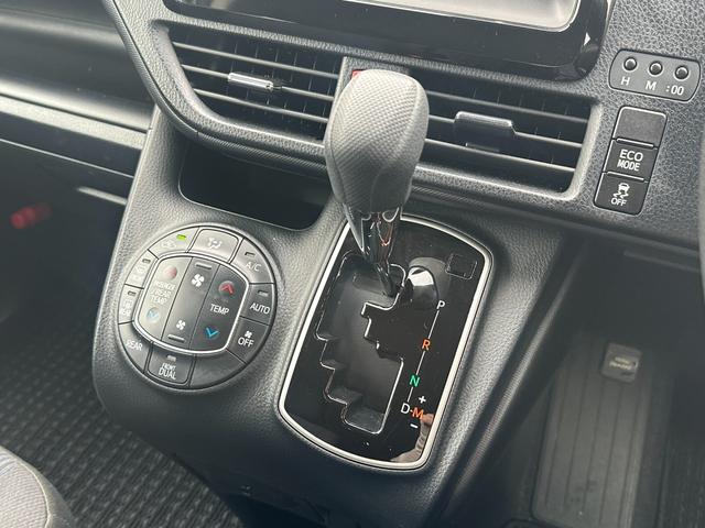 ノア X サイドリフトアップチルトシート車 インテリジェントクリアランスソナー 両側電動スライドドア スマートキー 純正ナビ Bカメラ セーフティセンス パーキングサポートブレーキ LEDヘッドライト&フォグ(18枚目)