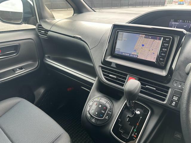 ノア X サイドリフトアップチルトシート車 インテリジェントクリアランスソナー 両側電動スライドドア スマートキー 純正ナビ Bカメラ セーフティセンス パーキングサポートブレーキ LEDヘッドライト&フォグ(19枚目)