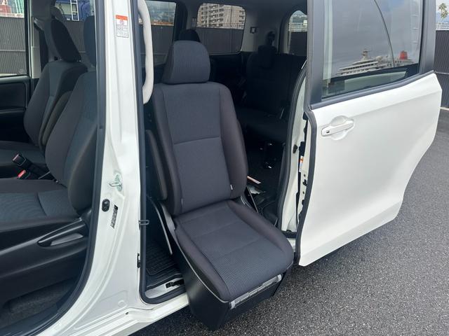 ノア X サイドリフトアップチルトシート車 インテリジェントクリアランスソナー 両側電動スライドドア スマートキー 純正ナビ Bカメラ セーフティセンス パーキングサポートブレーキ LEDヘッドライト&フォグ(30枚目)