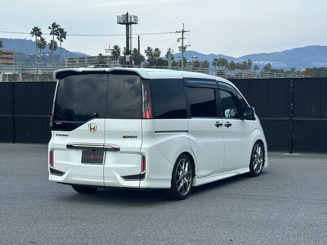 ステップワゴンスパーダ スパーダ・クールスピリット　ホンダセンシング　７人乗　リアエンターテイメント　９型ナビＴＶ　ＴＥＩＮ車高調　無限フロントスポイラー　社外１８ｉｎＡＷ　両側電動スライドドア　ホンダセンシング　ハーフレザーシート　Ｂカメラ　ＥＴＣ　ＬＥＤヘッドランプ（11枚目）