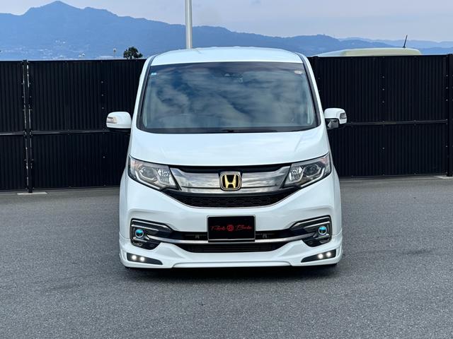 ステップワゴンスパーダ スパーダ・クールスピリット　ホンダセンシング　７人乗　リアエンターテイメント　９型ナビＴＶ　ＴＥＩＮ車高調　無限フロントスポイラー　社外１８ｉｎＡＷ　両側電動スライドドア　ホンダセンシング　ハーフレザーシート　Ｂカメラ　ＥＴＣ　ＬＥＤヘッドランプ（12枚目）