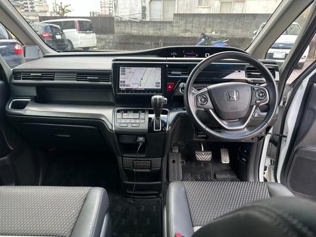 ステップワゴンスパーダ スパーダ・クールスピリット　ホンダセンシング　７人乗　リアエンターテイメント　９型ナビＴＶ　ＴＥＩＮ車高調　無限フロントスポイラー　社外１８ｉｎＡＷ　両側電動スライドドア　ホンダセンシング　ハーフレザーシート　Ｂカメラ　ＥＴＣ　ＬＥＤヘッドランプ（15枚目）