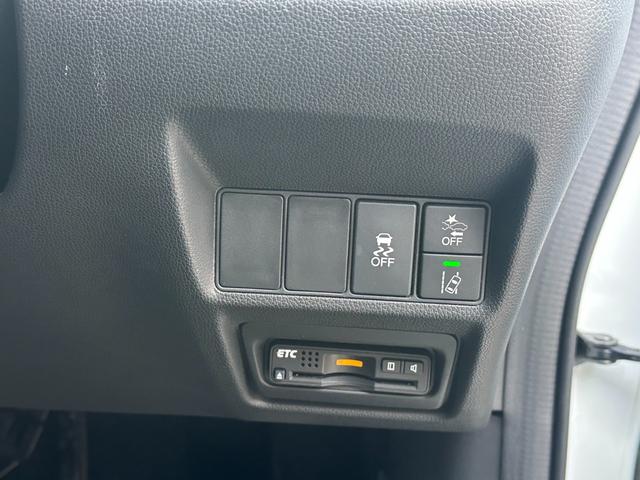 ステップワゴンスパーダ スパーダ・クールスピリット　ホンダセンシング　７人乗　リアエンターテイメント　９型ナビＴＶ　ＴＥＩＮ車高調　無限フロントスポイラー　社外１８ｉｎＡＷ　両側電動スライドドア　ホンダセンシング　ハーフレザーシート　Ｂカメラ　ＥＴＣ　ＬＥＤヘッドランプ（19枚目）