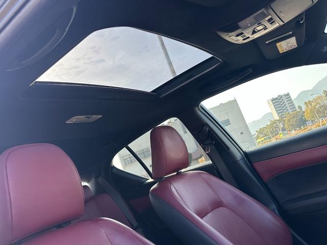 ���n�o���[�����[�t�i�`���g���A�E�^�[�X���C�h���j��