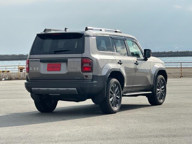 ランドクルーザー２５０ ＺＸ　ＳＲ　ＪＢＬサウンド　トヨタチームメイト　おくだけ充電　ＨＵＤ　ＢＳＭ　全周囲カメラ　デジタルミラー　パワーバックドア　茶革　ベンチレーションシート　ルーフレール　アクセサリーコンセント　寒冷地仕様（11枚目）