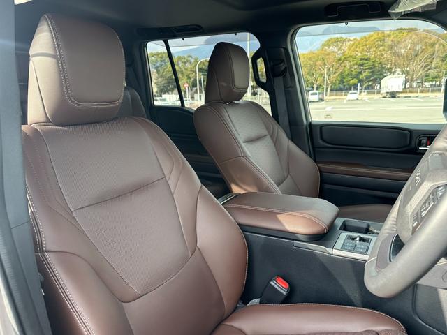 ランドクルーザー２５０ ＺＸ　ＳＲ　ＪＢＬサウンド　トヨタチームメイト　おくだけ充電　ＨＵＤ　ＢＳＭ　全周囲カメラ　デジタルミラー　パワーバックドア　茶革　ベンチレーションシート　ルーフレール　アクセサリーコンセント　寒冷地仕様（18枚目）