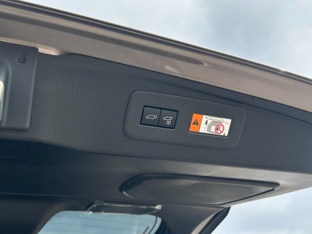 ランドクルーザー２５０ ＺＸ　ＳＲ　ＪＢＬサウンド　トヨタチームメイト　おくだけ充電　ＨＵＤ　ＢＳＭ　全周囲カメラ　デジタルミラー　パワーバックドア　茶革　ベンチレーションシート　ルーフレール　アクセサリーコンセント　寒冷地仕様（33枚目）