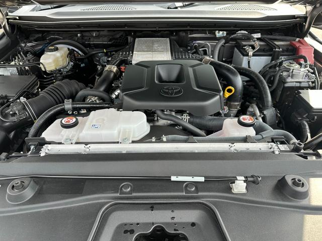 ランドクルーザー２５０ ＺＸ　ＳＲ　ＪＢＬサウンド　トヨタチームメイト　おくだけ充電　ＨＵＤ　ＢＳＭ　全周囲カメラ　デジタルミラー　パワーバックドア　茶革　ベンチレーションシート　ルーフレール　アクセサリーコンセント　寒冷地仕様（34枚目）