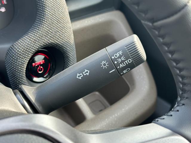 フリード ｅ：ＨＥＶエアー　ＥＸ　ホンダセンシング　ナビ装着用ＰＫＧ　両側電動スライドドア　Ｂカメラ　アダプティブクルコン　ＢＳＭ　パークセンサー　コンビシート　シートヒーター　フルＬＥＤヘッドランプ　オートハイビーム　リアクーラー（21枚目）