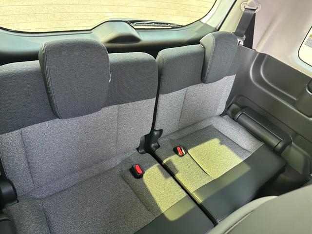 フリード ｅ：ＨＥＶエアー　ＥＸ　ホンダセンシング　ナビ装着用ＰＫＧ　両側電動スライドドア　Ｂカメラ　アダプティブクルコン　ＢＳＭ　パークセンサー　コンビシート　シートヒーター　フルＬＥＤヘッドランプ　オートハイビーム　リアクーラー（28枚目）