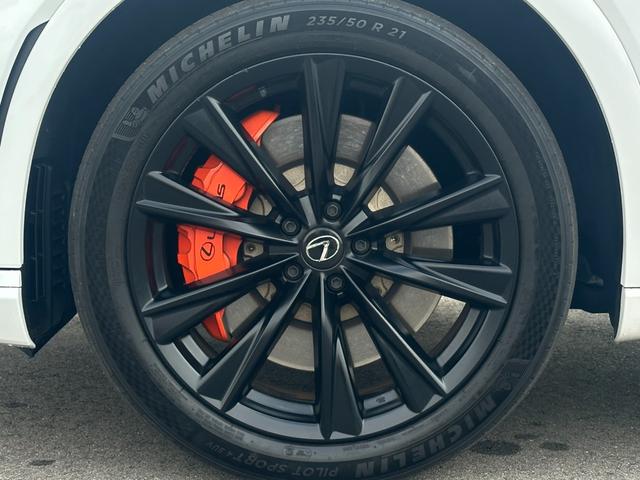 ＲＸ ＲＸ５００ｈ　Ｆスポーツパフォーマンス　パノラマＳＲ　マークレビンソン　ＯＰオレンジキャリパー　ルーフレール　輻射ヒーター　寒冷地仕様　デジタルミラー　おくだけ充電　前後ドラレコ　全周囲カメラ　赤革シート　パワーバックドア　ＨＵＤ　ＢＳＭ（14枚目）