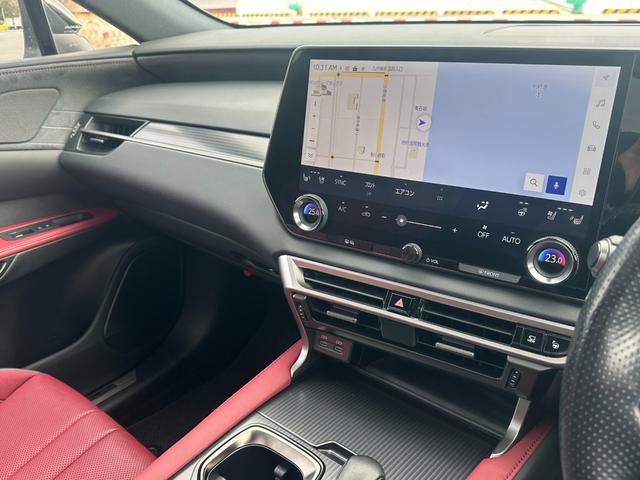 ＲＸ ＲＸ５００ｈ　Ｆスポーツパフォーマンス　パノラマＳＲ　マークレビンソン　ＯＰオレンジキャリパー　ルーフレール　輻射ヒーター　寒冷地仕様　デジタルミラー　おくだけ充電　前後ドラレコ　全周囲カメラ　赤革シート　パワーバックドア　ＨＵＤ　ＢＳＭ（27枚目）