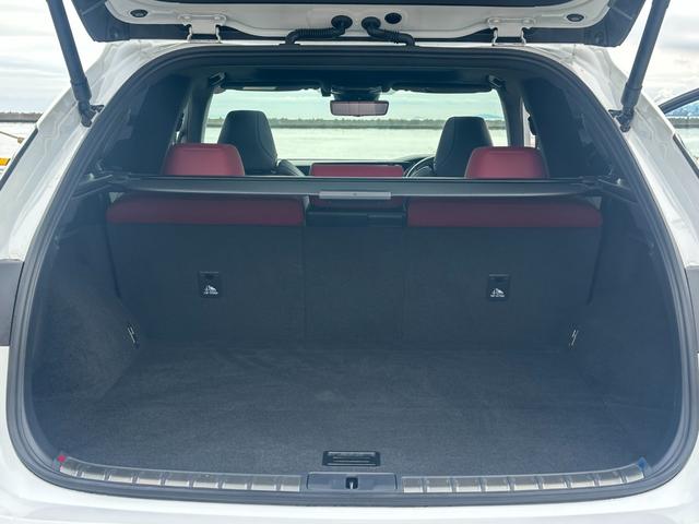 ＲＸ ＲＸ５００ｈ　Ｆスポーツパフォーマンス　パノラマＳＲ　マークレビンソン　ＯＰオレンジキャリパー　ルーフレール　輻射ヒーター　寒冷地仕様　デジタルミラー　おくだけ充電　前後ドラレコ　全周囲カメラ　赤革シート　パワーバックドア　ＨＵＤ　ＢＳＭ（32枚目）