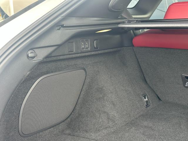 ＲＸ ＲＸ５００ｈ　Ｆスポーツパフォーマンス　パノラマＳＲ　マークレビンソン　ＯＰオレンジキャリパー　ルーフレール　輻射ヒーター　寒冷地仕様　デジタルミラー　おくだけ充電　前後ドラレコ　全周囲カメラ　赤革シート　パワーバックドア　ＨＵＤ　ＢＳＭ（34枚目）