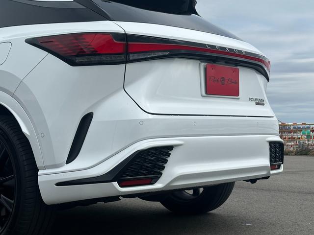 ＲＸ ＲＸ５００ｈ　Ｆスポーツパフォーマンス　パノラマＳＲ　マークレビンソン　ＯＰオレンジキャリパー　ルーフレール　輻射ヒーター　寒冷地仕様　デジタルミラー　おくだけ充電　前後ドラレコ　全周囲カメラ　赤革シート　パワーバックドア　ＨＵＤ　ＢＳＭ（38枚目）