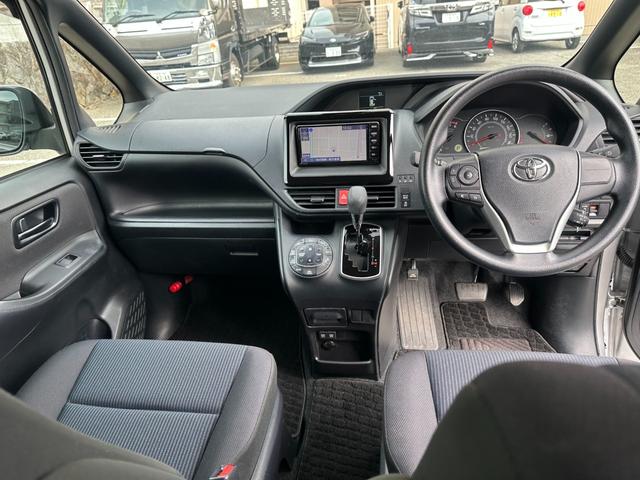 ノア Ｘ　純正ナビＴＶ　バックカメラ　電動スライドドア　トヨタセーフティセンス　専用セカンドシート　ＢｉＢｅａｍＬＥＤヘッドランプ　オートハイビーム　クルーズコントロール　リヤクーラー　アイドリングストップ（15枚目）