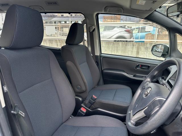 ノア Ｘ　純正ナビＴＶ　バックカメラ　電動スライドドア　トヨタセーフティセンス　専用セカンドシート　ＢｉＢｅａｍＬＥＤヘッドランプ　オートハイビーム　クルーズコントロール　リヤクーラー　アイドリングストップ（17枚目）