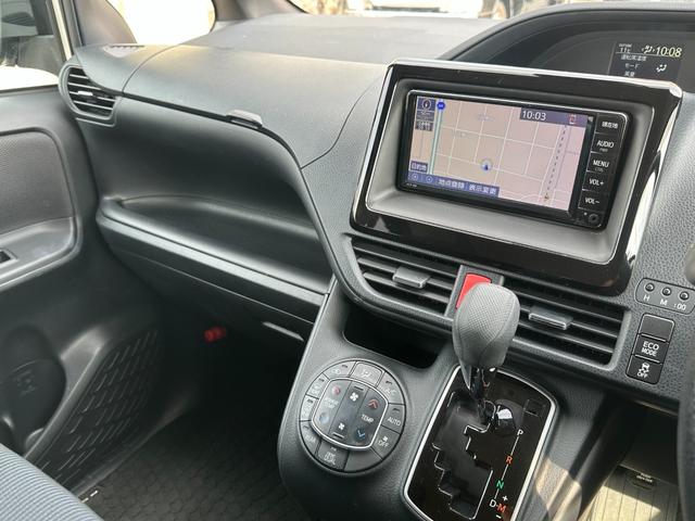 ノア Ｘ　純正ナビＴＶ　バックカメラ　電動スライドドア　トヨタセーフティセンス　専用セカンドシート　ＢｉＢｅａｍＬＥＤヘッドランプ　オートハイビーム　クルーズコントロール　リヤクーラー　アイドリングストップ（21枚目）