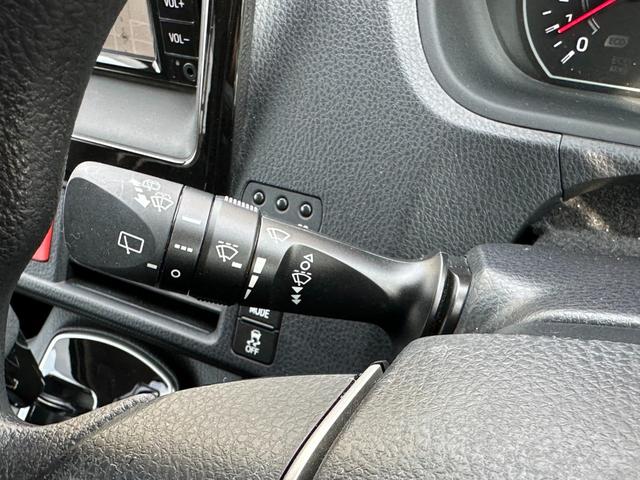 ノア Ｘ　純正ナビＴＶ　バックカメラ　電動スライドドア　トヨタセーフティセンス　専用セカンドシート　ＢｉＢｅａｍＬＥＤヘッドランプ　オートハイビーム　クルーズコントロール　リヤクーラー　アイドリングストップ（23枚目）