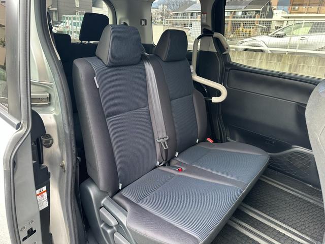 ノア Ｘ　純正ナビＴＶ　バックカメラ　電動スライドドア　トヨタセーフティセンス　専用セカンドシート　ＢｉＢｅａｍＬＥＤヘッドランプ　オートハイビーム　クルーズコントロール　リヤクーラー　アイドリングストップ（26枚目）