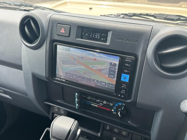 ＡＸ　純正ナビＴＶ　Ｂカメラ　前後ドラレコ　ＥＴＣ２．０　トヨタセーフティセンス　ハーフレザー　寒冷地仕様　電動デフロック　ＬＥＤヘッドランプ　オートハイビーム　ＬＥＤフォグ　クルコン　ウッドコンビステア（画像16）