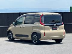 ☆走行７０００ｋｍ☆車検令和９年１月☆ボディカラー：ベージュ☆７人乗☆安心ディーラー保証☆ＯＰコンフォートパッケージ☆ファンツールパッケージ＜カラードドアサッシュ（センターピラー）／内装色：カーキ＞☆ 5