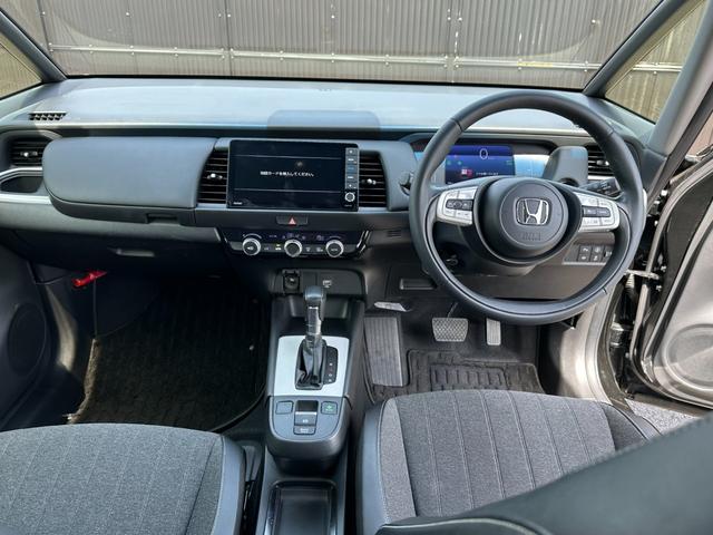 フィット ｅ：ＨＥＶホーム　ホンダセンシング　ＨｏｎｄａＣＯＮＮＥＣＴ＋ナビ装着用スペシャルパッケージ　純正９型ナビＴＶ　Ｂカメラ　コンフォートビューＰＫＧ　アダプティブクルコン　ＥＴＣ　ハーフレザー　ＬＥＤヘッドランプ（15枚目）