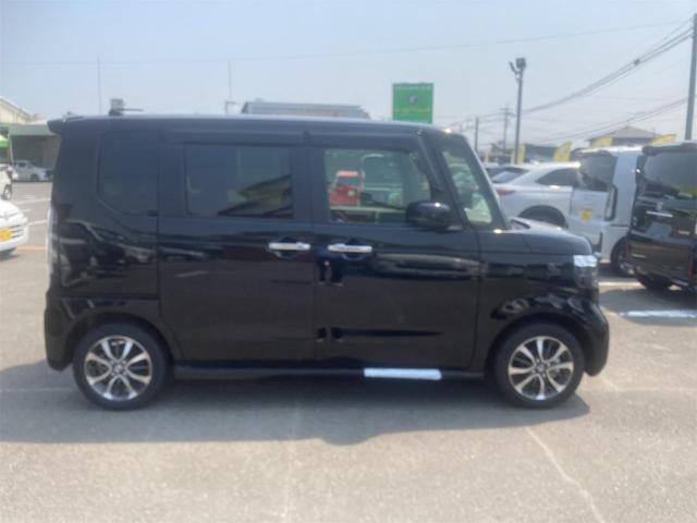 Ｎ－ＢＯＸカスタム 　届出済未使用車　両側パワースライドドア　スマートキー　記録簿　エアコン　パワステ　パワーウィンドウ　アルミホイール　ミラーウィンカー（4枚目）