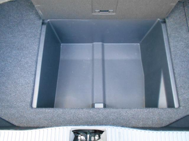 クラウンハイブリッド ロイヤルサルーン　車高調／１８インチアルミホイール／ナビ／バックカメラ／ビルトインＥＴＣ／スマートキー／クルーズコントロール／パワーシート／ディスチャージヘッドランプ／ＬＥＤフォグランプ／シートヒーター（61枚目）