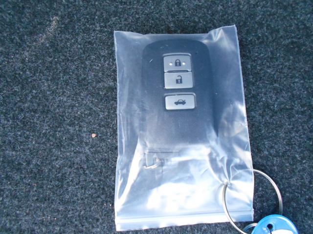 クラウンハイブリッド ロイヤルサルーン　車高調／１８インチアルミホイール／ナビ／バックカメラ／ビルトインＥＴＣ／スマートキー／クルーズコントロール／パワーシート／ディスチャージヘッドランプ／ＬＥＤフォグランプ／シートヒーター（65枚目）