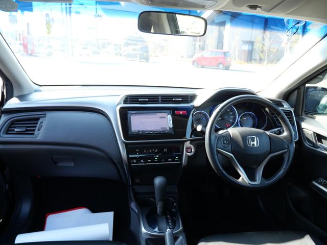 グレイス ＬＸ　ナビ　バックモニター　スマートキー　プッシュスタート　オートエアコン　ＥＴＣ　トラクションコントロール　電動格納ミラー　パワーステアリング（8枚目）