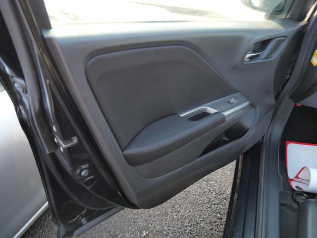 グレイス ＬＸ　ナビ　バックモニター　スマートキー　プッシュスタート　オートエアコン　ＥＴＣ　トラクションコントロール　電動格納ミラー　パワーステアリング（14枚目）