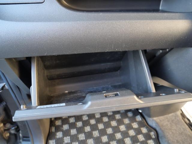 タント カスタムＲＳ　ＳＡＩＩＩ　両側電動スライドドア　スマートキー　プッシュスタート　トラクションコントロール　シートヒーター　ナビ　フルセグ　バックモニター　オートエアコン　アイドリングストップ（20枚目）