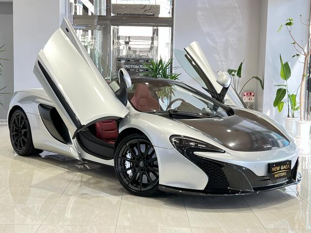 ６５０Ｓ スパイダー　車両リフトシステム　ＡＴ７速　キーレスエントリー・スマートキー　電動格納ミラー　革シート　バックカメラ　記録簿有　禁煙車　スパイダー（3枚目）