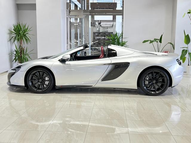 ６５０Ｓ スパイダー　車両リフトシステム　ＡＴ７速　キーレスエントリー・スマートキー　電動格納ミラー　革シート　バックカメラ　記録簿有　禁煙車　スパイダー（8枚目）