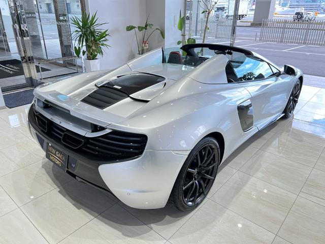 ６５０Ｓ スパイダー　車両リフトシステム　ＡＴ７速　キーレスエントリー・スマートキー　電動格納ミラー　革シート　バックカメラ　記録簿有　禁煙車　スパイダー（9枚目）