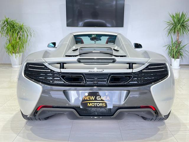 ６５０Ｓ スパイダー　車両リフトシステム　ＡＴ７速　キーレスエントリー・スマートキー　電動格納ミラー　革シート　バックカメラ　記録簿有　禁煙車　スパイダー（12枚目）