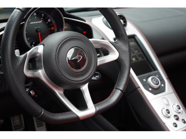 ６５０Ｓ スパイダー　車両リフトシステム　ＡＴ７速　キーレスエントリー・スマートキー　電動格納ミラー　革シート　バックカメラ　記録簿有　禁煙車　スパイダー（19枚目）