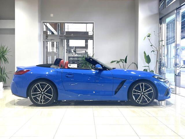 Ｚ４ ｓＤｒｉｖｅ２０ｉ　Ｍスポーツ　赤レザーシート・シートヒーター・ＬＥＤヘッドライト・ターボ・インテリジェントセーフティー・パワーシート・クルーズコントロール・パーキングアシスト・レーンキープアシスト・スマートキー・ドラレコ・ＥＴＣ（2枚目）
